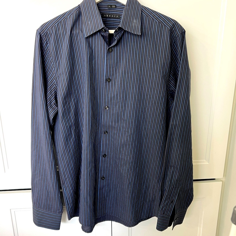 THEORY Men’s Button Down Dress Shirt Blue Striped Size Large Cotton Lightweight